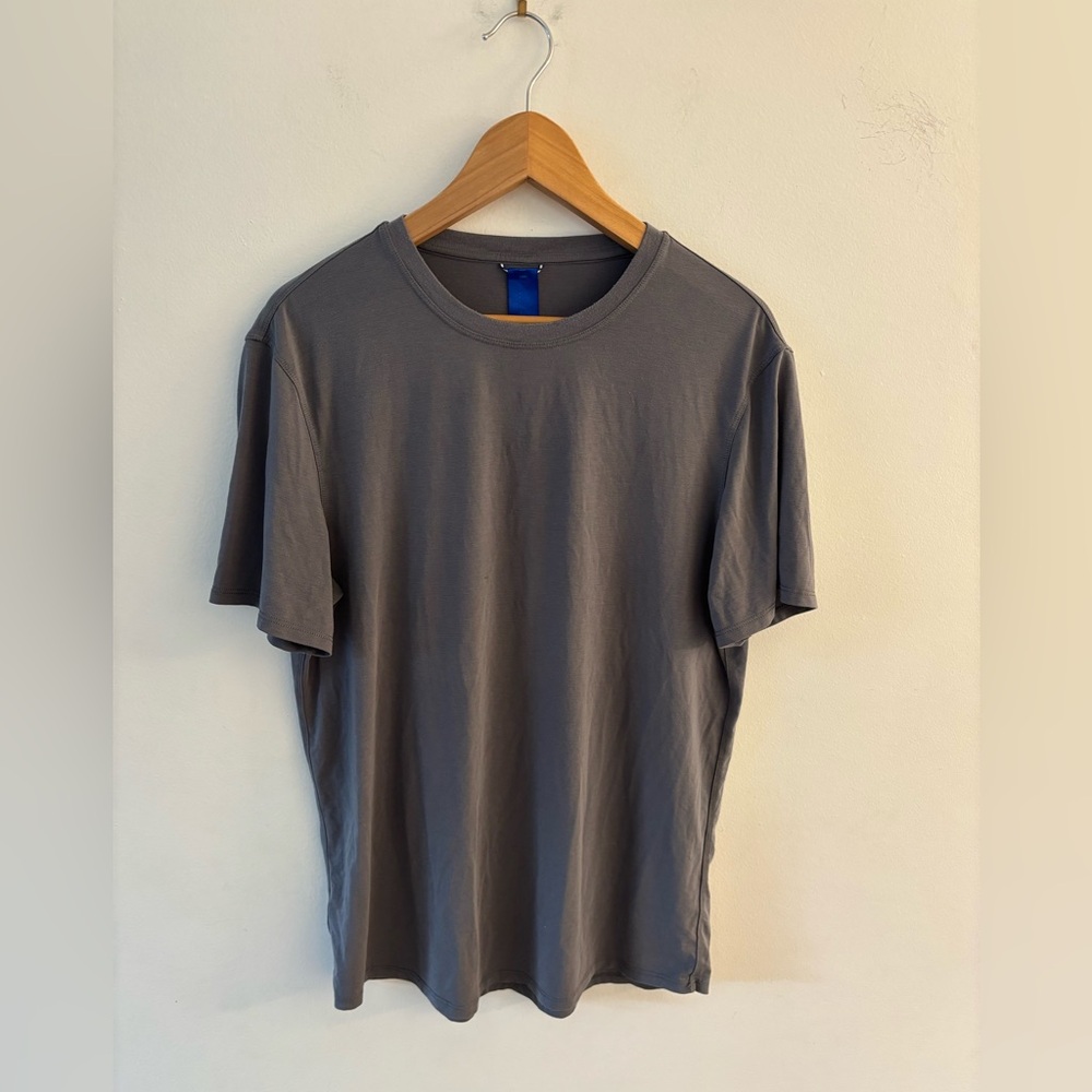 Kit and Ace Charcoal Grey Crew Neck T-Shirt, Men’s size Medium, Soft Cotton